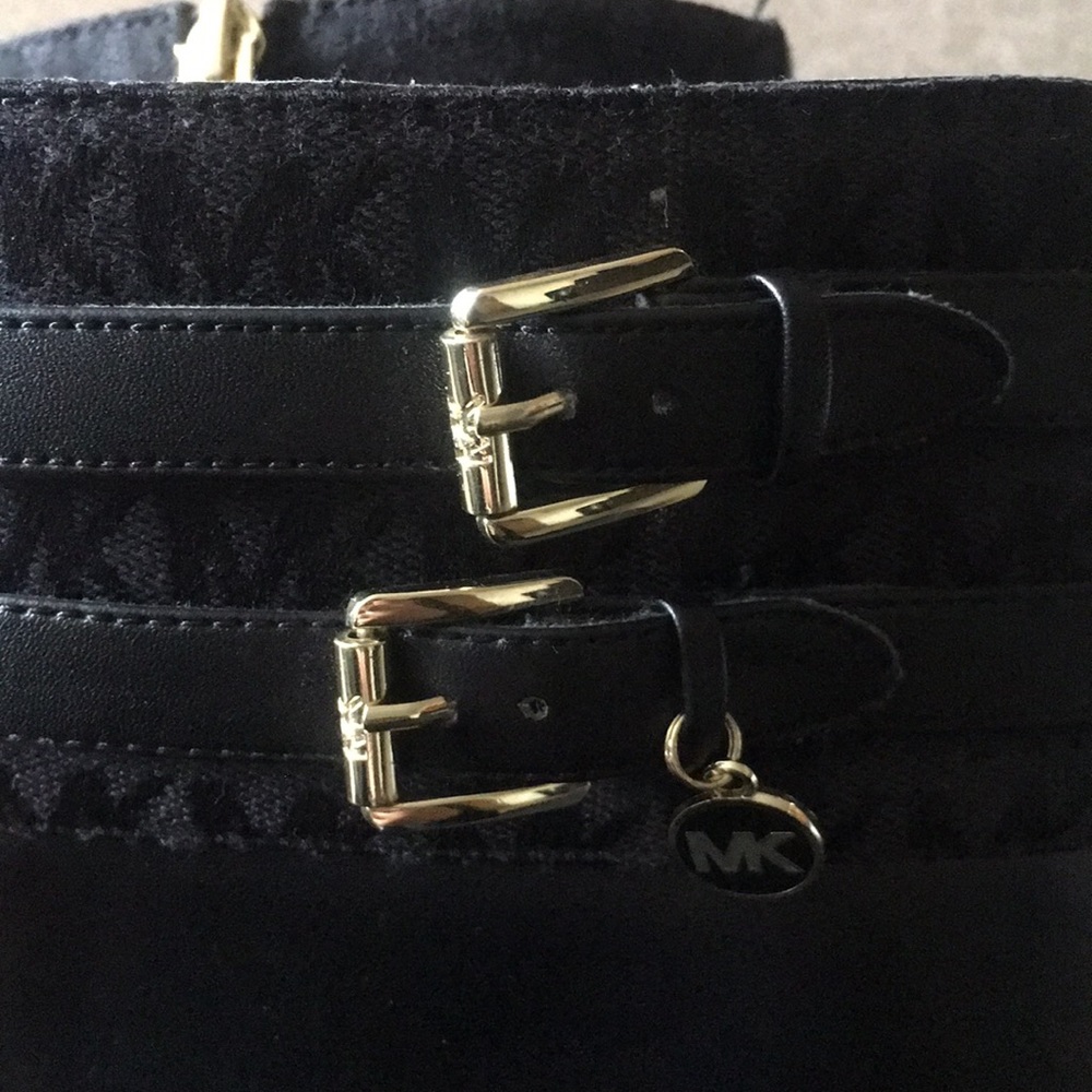 BLACK MK BOOTS GOOD CONDITION !!!